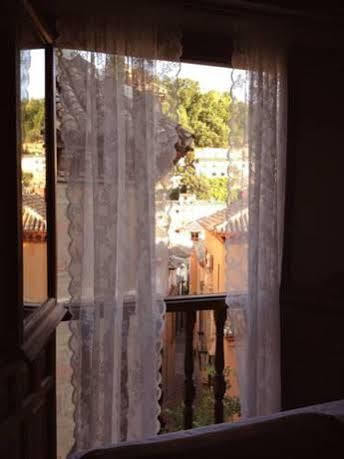 Hotel El Almez *